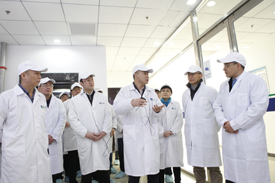 辛国斌赴北京经济技术开发区调研智能制造发展情况